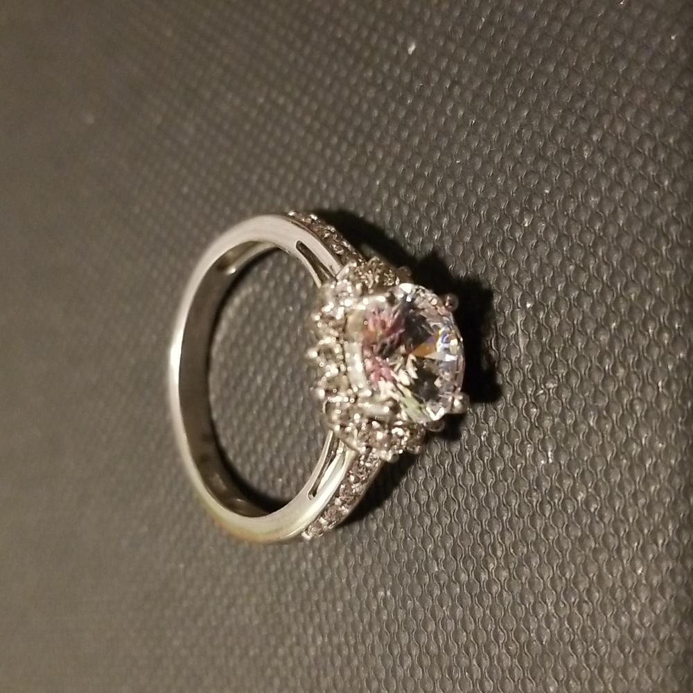 Sterling silver ring with beautiful diamond like stones